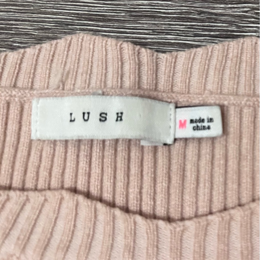 A very comfy sweater, perfect for fall & winter!